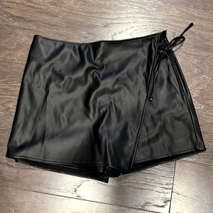 Abercrombie & Fitch Faux Leather Skort Like New